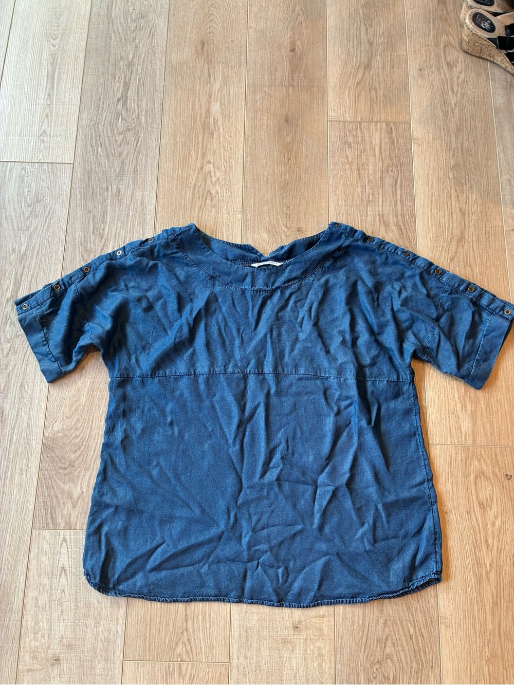 Downeast Women's dark blue Short Sleeve Top super soft Lyocell button detail XL